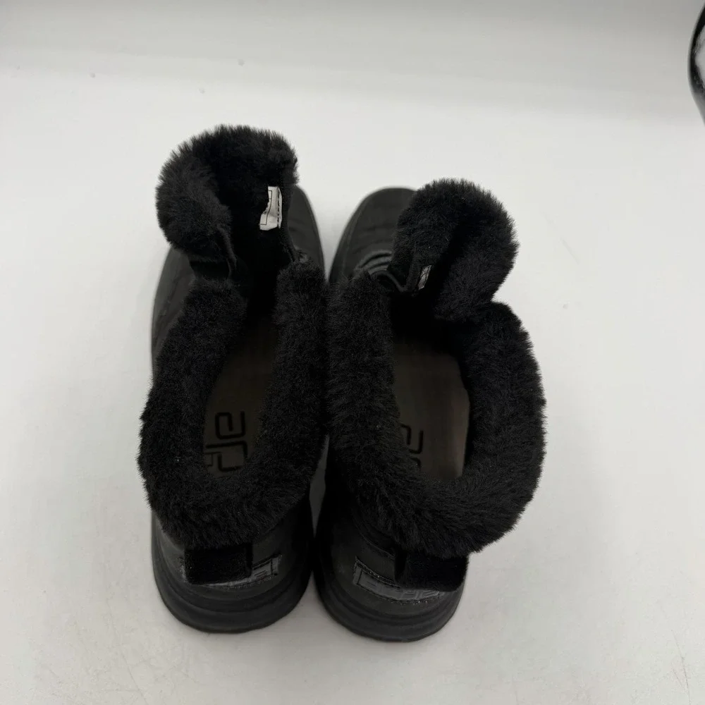 Hey Dude‎ Brandy Boots Womens Sz 7 Black Pull On Lined Ankle Booties